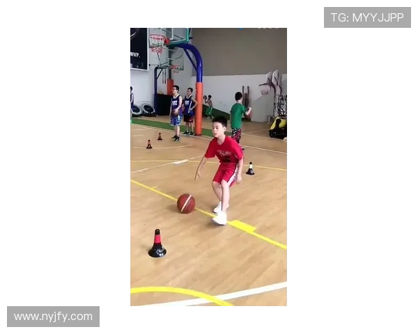 篮球训练中“定点传切习惯性反应”是否会制约球员战术适应性